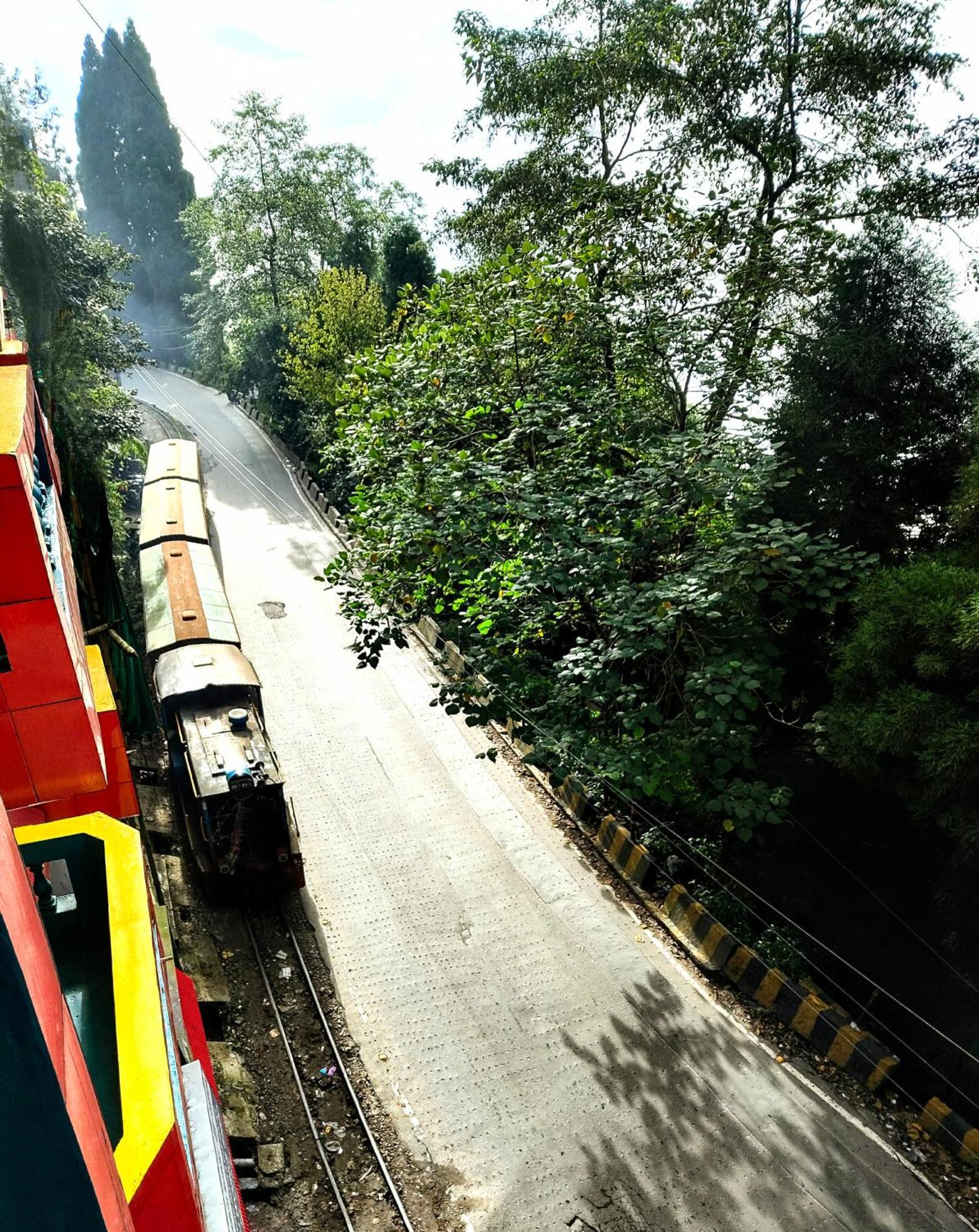 Hidden Monkey Backpackers Darjeeling, Batasia Darjeeling  Exterior foto